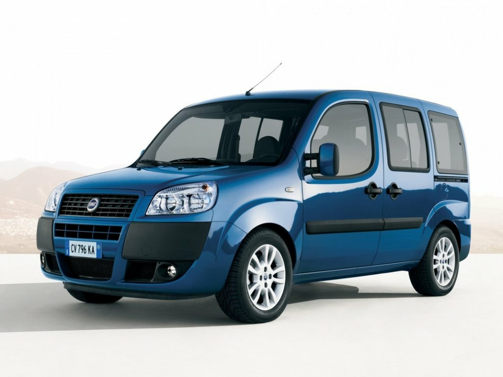 Коврики текстильные "Стандарт" для Fiat Doblo (автобус) 2005 - 2016, черные, 2шт.